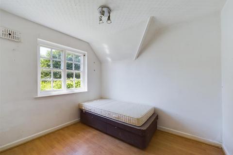 21 Netherne Lane, Coulsdon, CR5 1NR