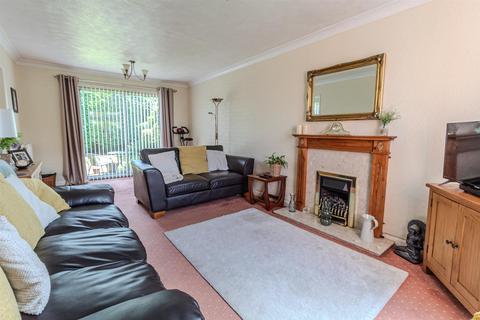 4 bedroom detached house for sale, Carisbrooke Avenue, Gedling, Nottingham