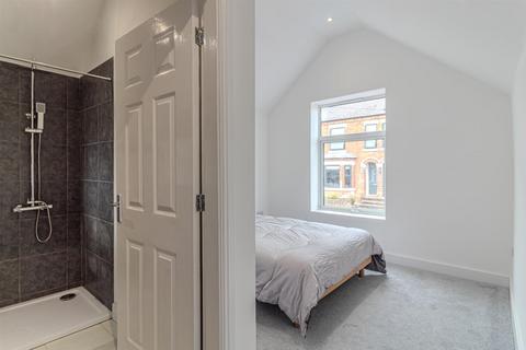 4 Forester Grove, Carlton, Nottingham, NG4 1FR