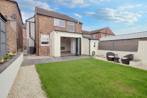 4 Forester Grove, Carlton, Nottingham, NG4 1FR