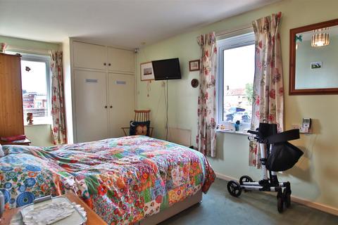 2 bedroom sheltered housing for sale, Station Street, Tewkesbury