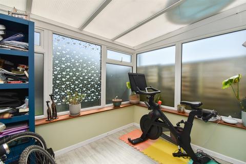 32 Preston Road, Bexhill-on-sea, TN39 5BN