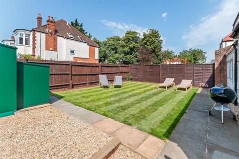 2 bedroom flat for sale, Cambridge Road, West Wimbledon SW20