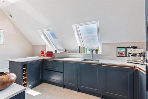 2 bedroom flat for sale, Cambridge Road, West Wimbledon SW20