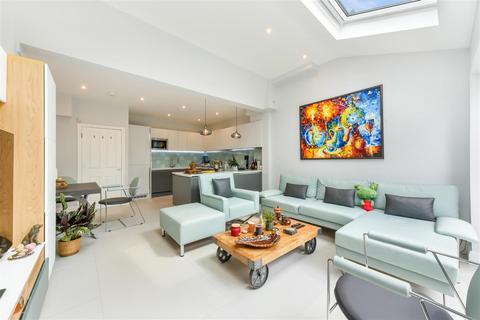 77 Carlton Park Avenue, London, SW20 8BJ