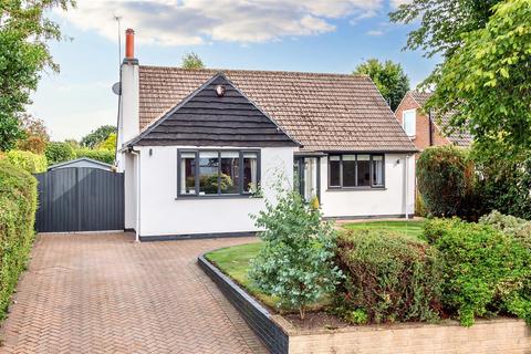 3 bedroom bungalow for sale, Ravenwood Drive, Hale Barns, Altrincham