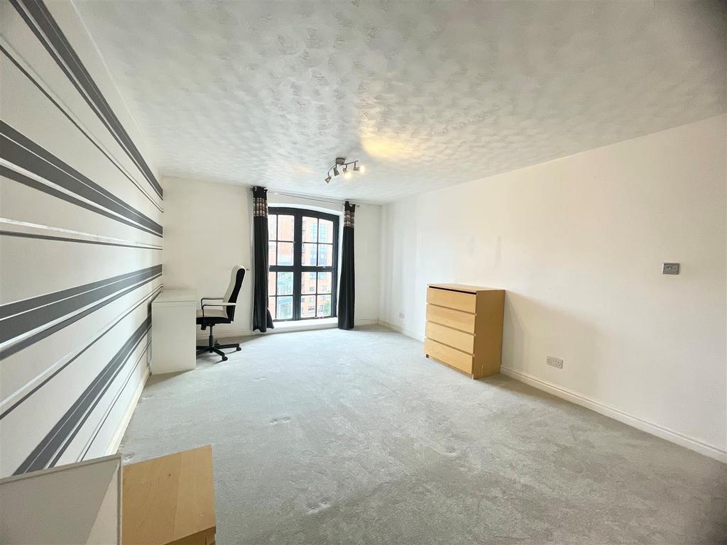 Bedroom1 Pic2.jpg