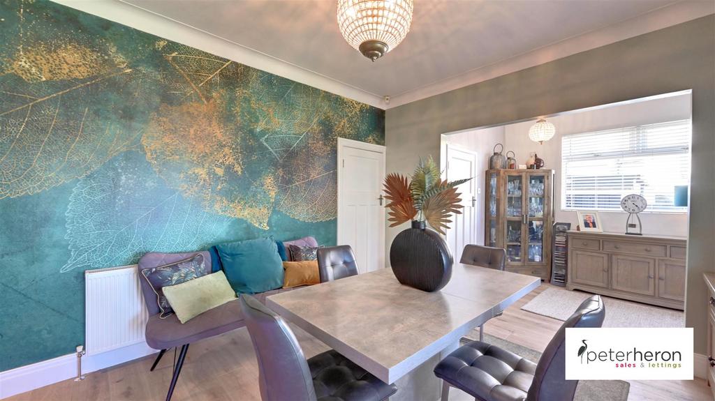 Open Plan Dining Kitchen &amp; Family Area