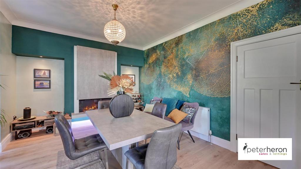 Open Plan Dining Kitchen &amp; Family Area