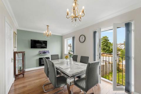 172 Banstead Road, Caterham, CR3 5QF