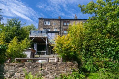 3 bedroom end of terrace house for sale, Haigh Street, Halifax HX4