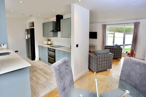 50 Ffynnonau, Crickhowell, NP8 1DB