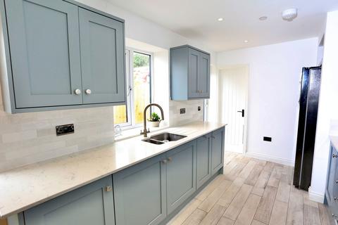 50 Ffynnonau, Crickhowell, NP8 1DB