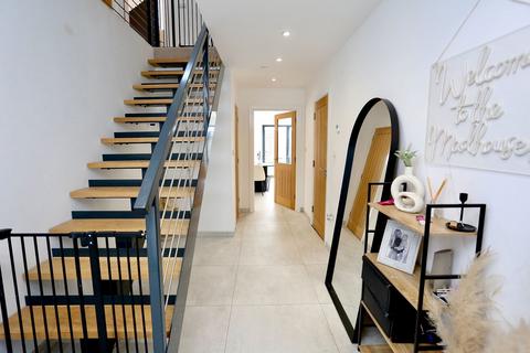 4 bedroom detached house for sale, Hereford Road, Monmouth NP25