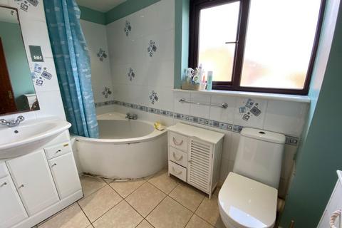 35 Barnfield Gardens, Coates, Peterborough, PE7 2DY