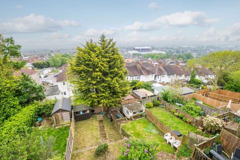 133 Ross Road, South Norwood, London, SE25 6TW