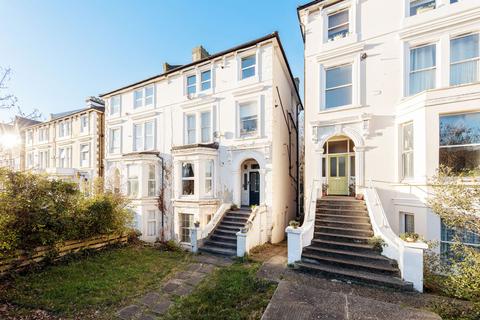 Flat 2, 122 Croydon Road, London, SE20 7YZ