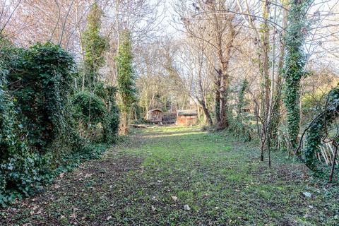 Flat 2, 122 Croydon Road, London, SE20 7YZ
