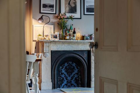 Flat 2, 122 Croydon Road, London, SE20 7YZ