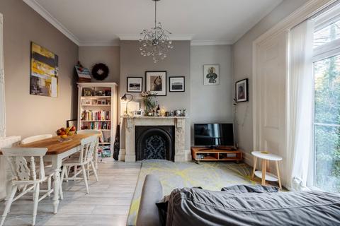 Flat 2, 122 Croydon Road, London, SE20 7YZ
