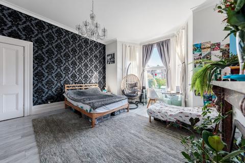 Flat 2, 122 Croydon Road, London, SE20 7YZ