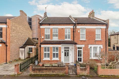 28 Chaffinch Road, Beckenham, BR3 4LU