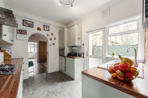 28 Chaffinch Road, Beckenham, BR3 4LU
