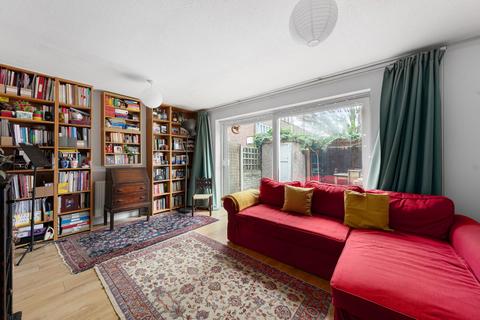 8 Lockwood Close, London, SE26 4HY