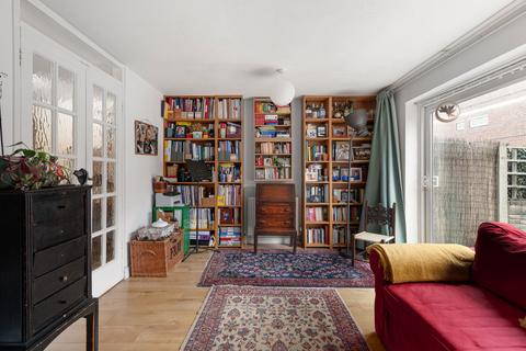 8 Lockwood Close, London, SE26 4HY