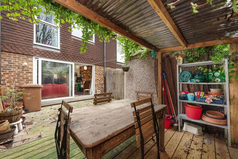 8 Lockwood Close, London, SE26 4HY
