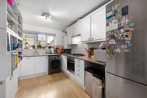 8 Lockwood Close, London, SE26 4HY