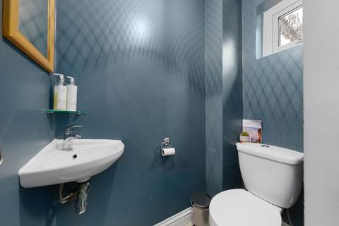 8 Lockwood Close, London, SE26 4HY