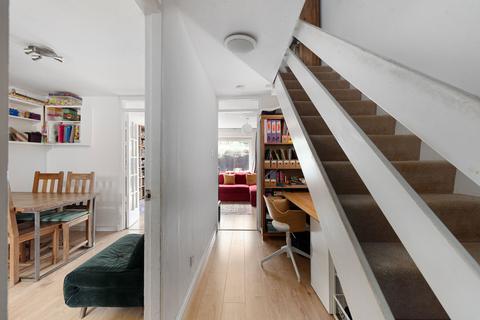 8 Lockwood Close, London, SE26 4HY