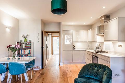 Flat 3, 25 Samos Road, Anerley, London, SE20 7UQ