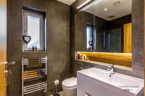 Flat 3, 25 Samos Road, Anerley, London, SE20 7UQ