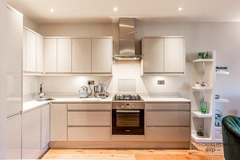 Flat 3, 25 Samos Road, Anerley, London, SE20 7UQ
