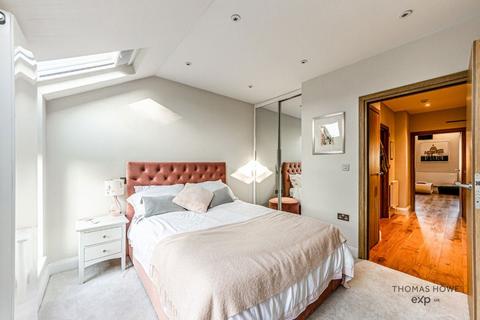 Flat 3, 25 Samos Road, Anerley, London, SE20 7UQ