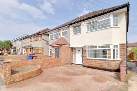 4 bedroom semi-detached house for sale, Hanford Road, Aveley RM15