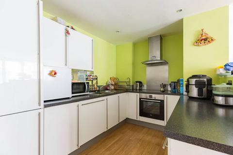 2 bedroom flat to rent, Latitude Court E16,, Royal Docks, London, E16