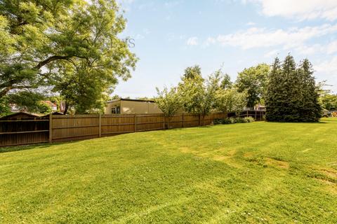 61 Fairlea Place, London, W5 1SP