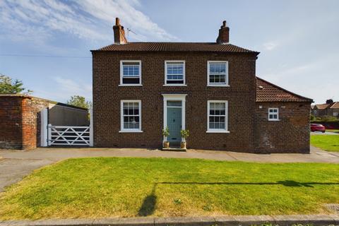 4 bedroom detached house for sale, Bridlington Road, Nafferton, YO25 4LG