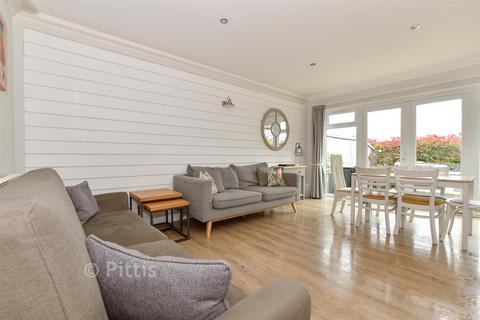 2 bedroom park home for sale, Fort Warden Road, Totland Bay, Isle of Wight
