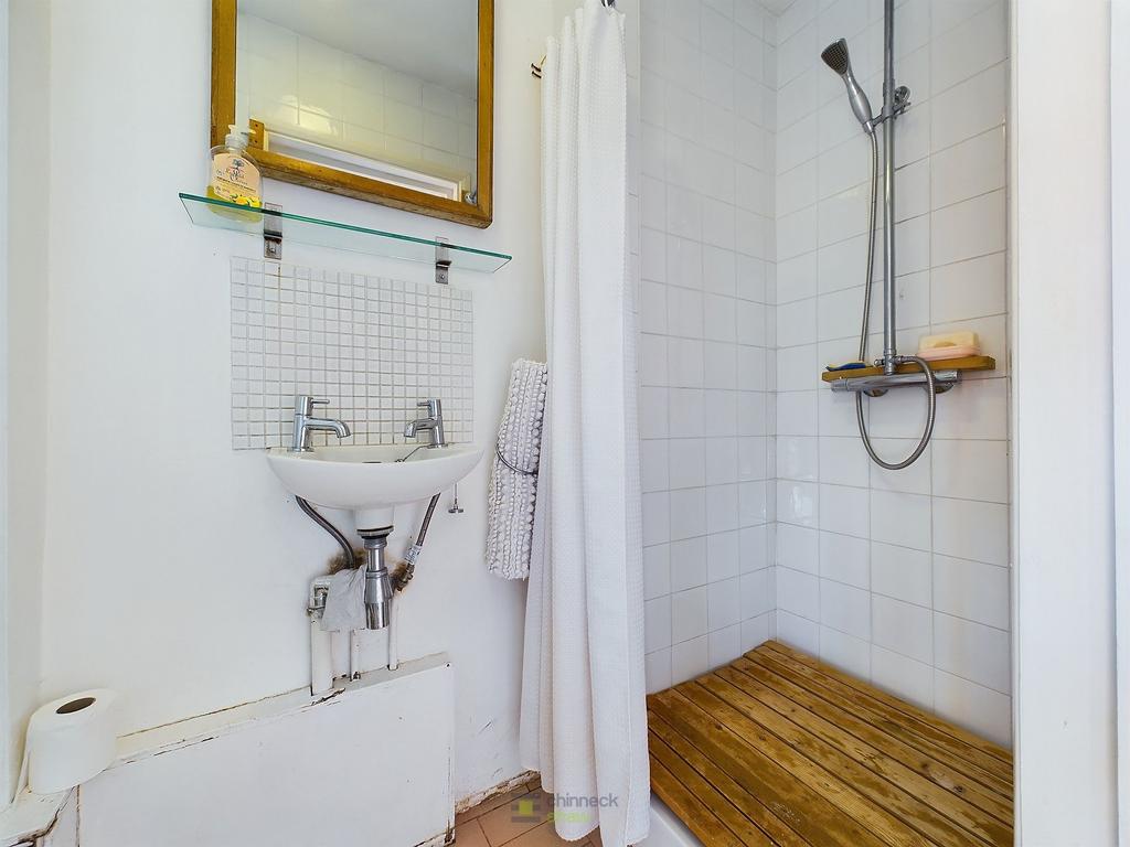 Ground Floor Shower