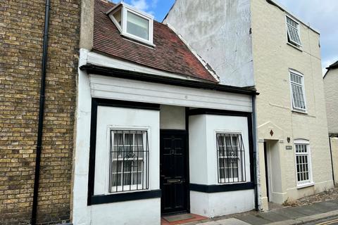 2 bedroom terraced house for sale, Middle Street, Deal, Kent, CT14