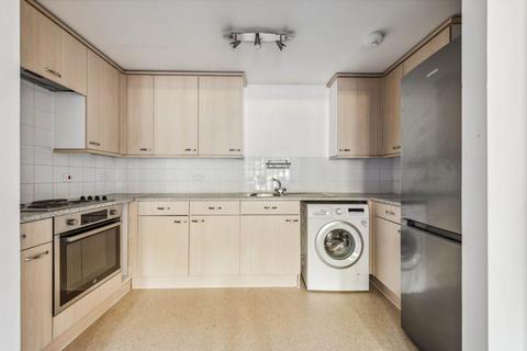 1 bedroom flat for sale, Wellsfield, Bushey