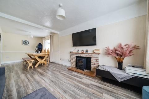 2 bedroom bungalow for sale, Milton Road, Hampshire PO7