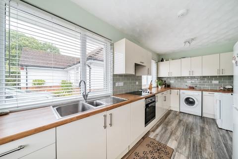 2 bedroom bungalow for sale, Milton Road, Hampshire PO7