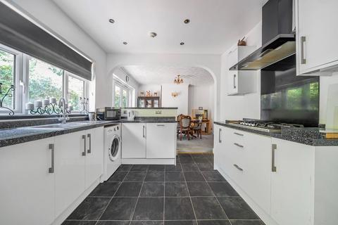 5 bedroom semi-detached house for sale, New Road, Abbey Wood