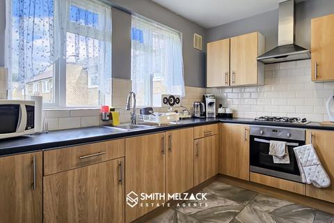 2 bedroom flat for sale, Newland Court, Forty Avenue, Wembley, HA9