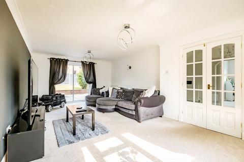 19 Canters Leaze, Wickwar, Wotton-under-edge, GL12 8LX